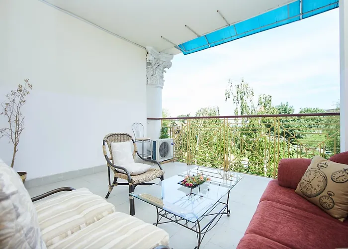 Апартаменти Arcadia Promenade Grand