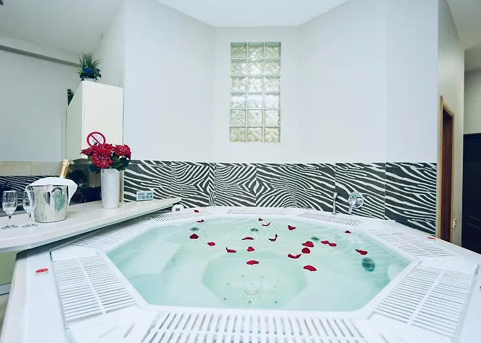 Апартаменти Arcadia Promenade Grand